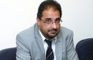 &laquo;&Phi;&Tau;&Alpha;&Iota;&Omega; &Epsilon;&Gamma;&Omega; &Pi;&Omicron;&Upsilon; &Mu;&Epsilon; &Psi;&Eta;&Phi;&Iota;&Sigma;&Alpha;&Nu; &Omicron;&Iota; &Alpha;&Lambda;&Lambda;&Omicron;&Iota;;&raquo; (&Tau;&Omega;&Rho;&Alpha; &Tau;&Omicron; &Delta;&Omicron;&Upsilon;&Lambda;&Epsilon;&Mu;&Alpha; &Pi;&Epsilon;&Rho;&Alpha;&Sigma;&Epsilon; &Sigma;&Epsilon; &Alpha;&Lambda;&Lambda;&Omicron; &Epsilon;&Pi;&Iota;&Pi;&Epsilon;&Delta;&Omicron;)