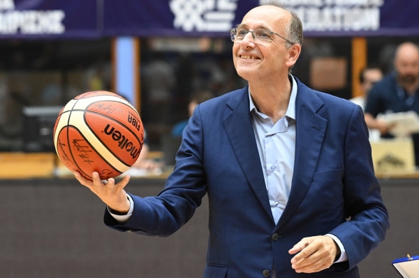 &Tau;&Omicron; &Xi;&Eta;&Lambda;&Omega;&Mu;&Alpha; &Tau;&Eta;&Sigma; &laquo;&Pi;&Alpha;&Rho;&Alpha;&Gamma;&Kappa;&Alpha;&Sigma; &Sigma;&Tau;&Omicron; &Mu;&Pi;&Alpha;&Sigma;&Kappa;&Epsilon;&Tau;&raquo; &Xi;&Epsilon;&Kappa;&Iota;&Nu;&Alpha; &Alpha;&Pi;&Omicron; &Tau;&Eta;&Nu; &Epsilon;.&Epsilon;.&Alpha;.; (&Pi;&Omicron;&Sigma;&Eta; &Nu;&Omicron;&Mu;&Iota;&Mu;&Omicron;&Tau;&Eta;&Tau;&Alpha; &Alpha;&Nu;&Tau;&Epsilon;&Chi;&Epsilon;&Tau;&Epsilon;;)